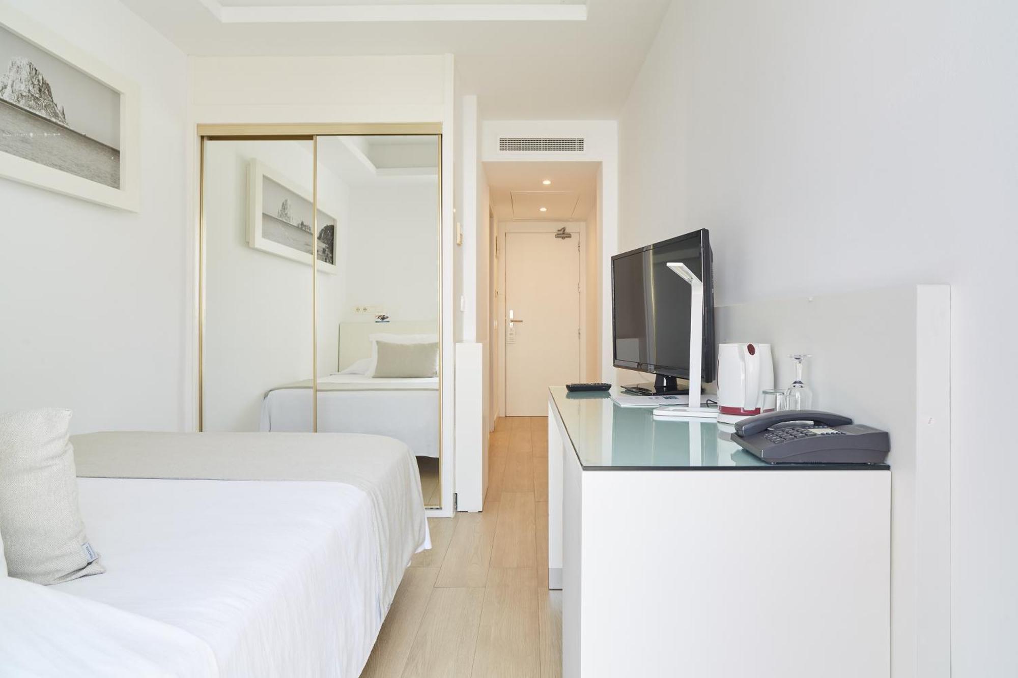 Hotel Argos Ibiza Таламанка Экстерьер фото